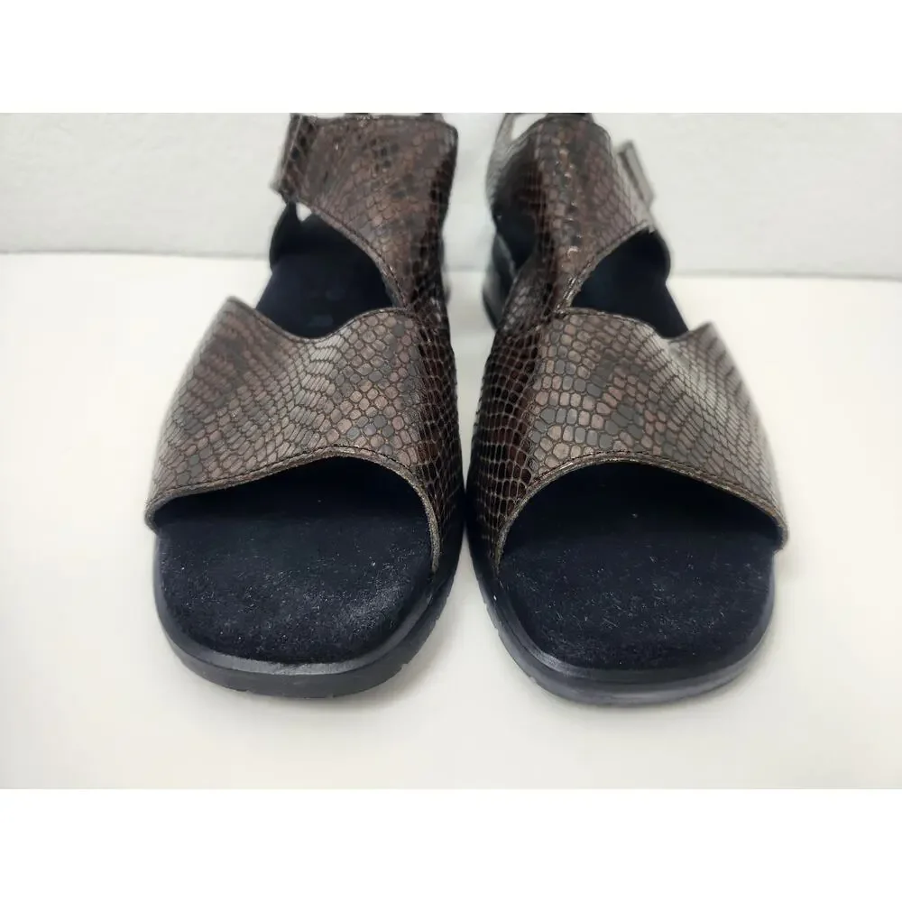 Mephisto Fulvia Sandal in Dark Brown Pythonmetal Size 9 Women Excellent Cond
